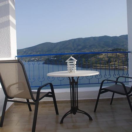 Rania Studios Poros Town Exterior photo
