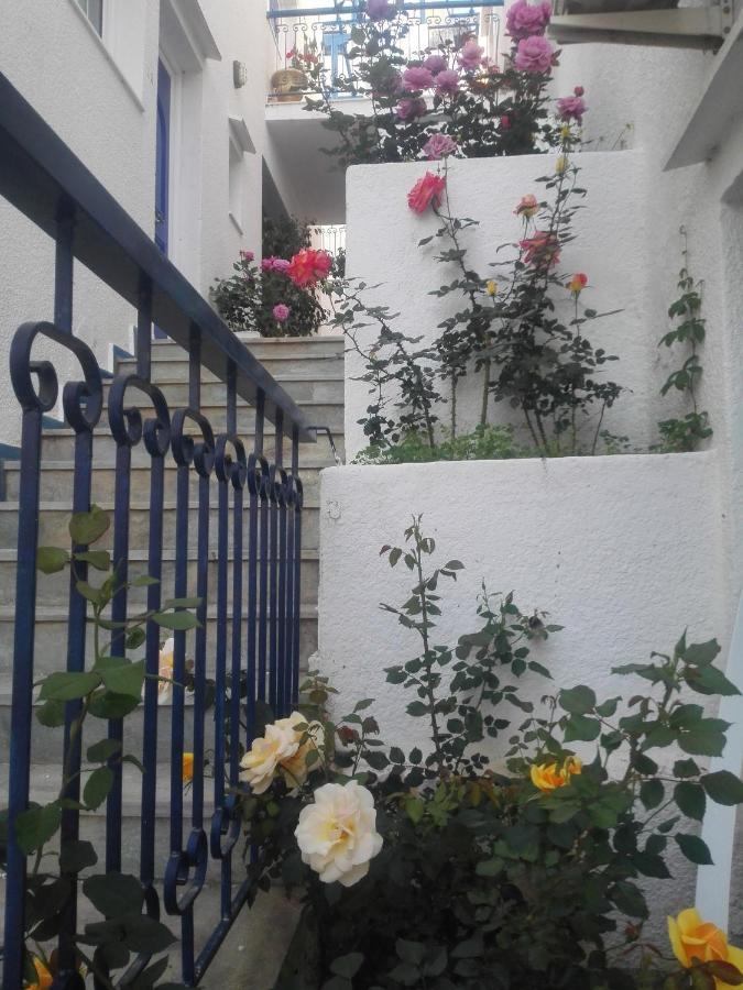 Rania Studios Poros Town Exterior photo