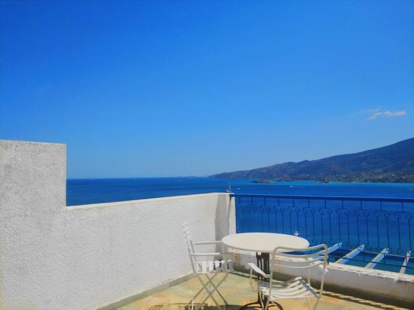 Rania Studios Poros Town Exterior photo